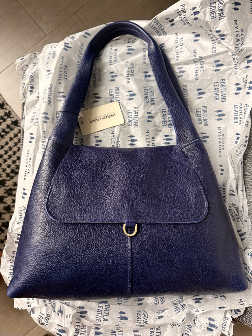 Portland Leather - Rowan Shoulder Bag- Medium - Cobalt - Picture 2 of 4
